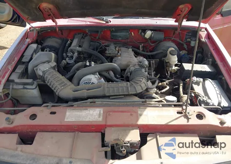 1994 Mazda B3000 z USA, uszkodzony, nr VIN 4F4CR12U4RTM07508